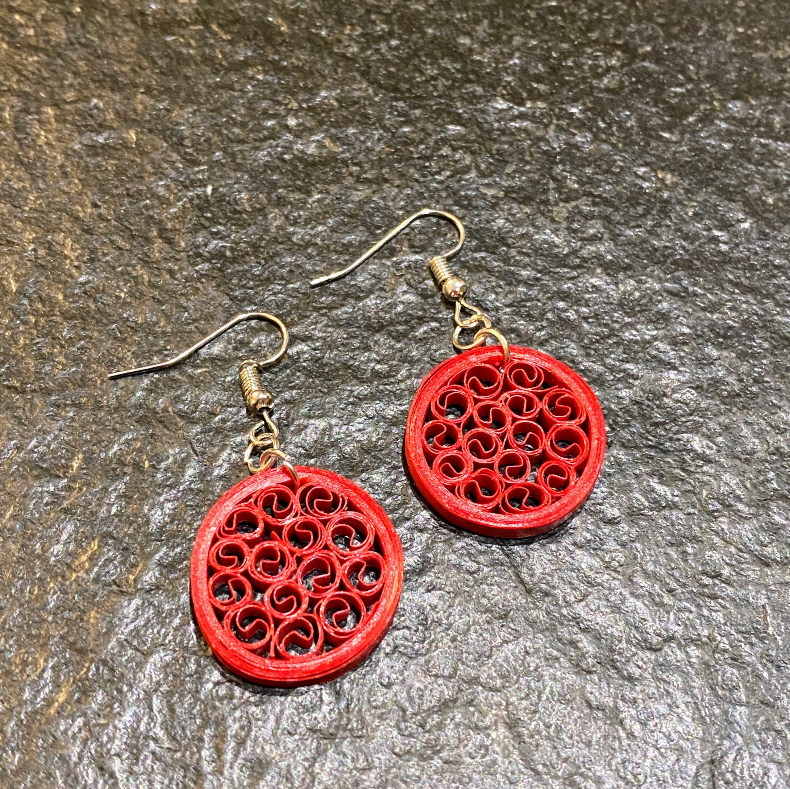 BOUCLES RONDES ROUGES QUILLING BOUCLES RONDES ROUGES
