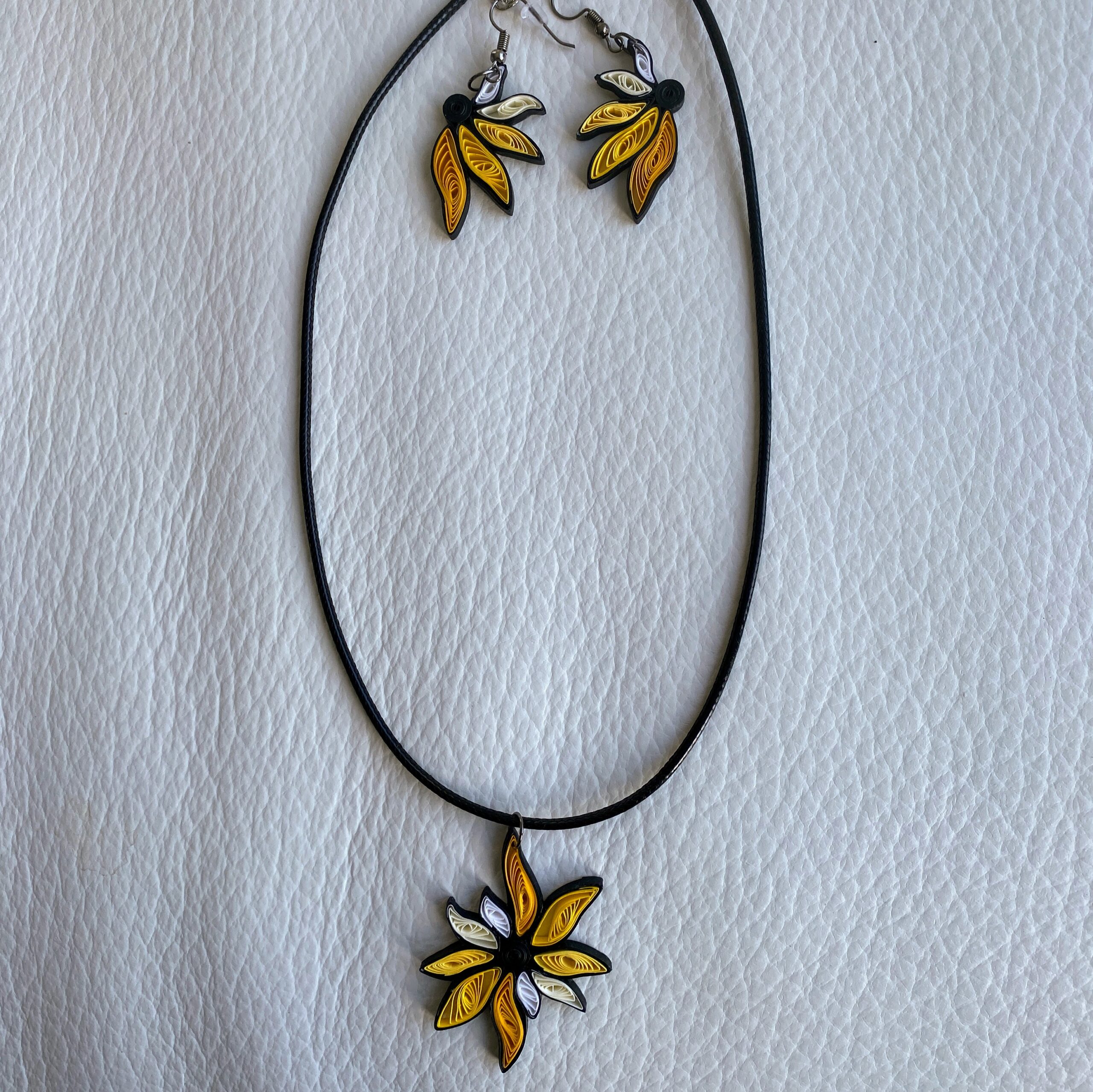 PARURE FLEUR JAUNE QUILLING PARURE FLEUR JAUNE