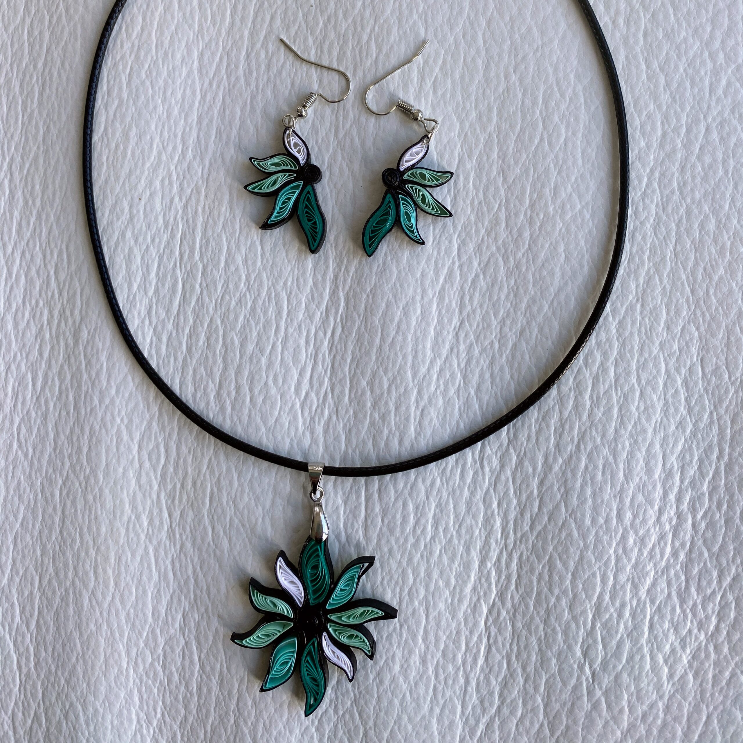 PARURE FLEUR VERTE